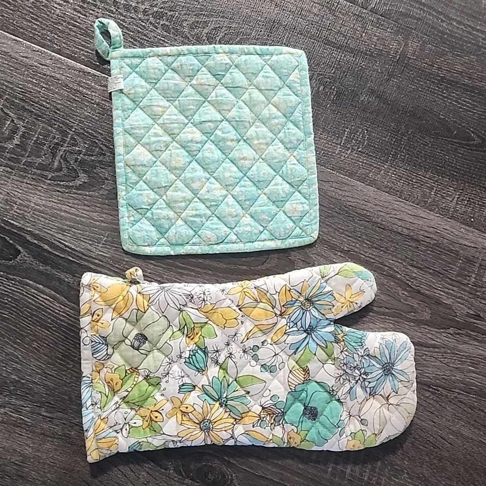 🎉 Two's Company Apron & Potholder Set 🎉